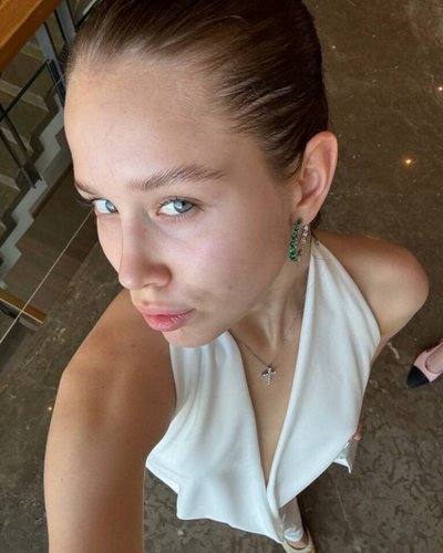 Слив Авроры Кибы