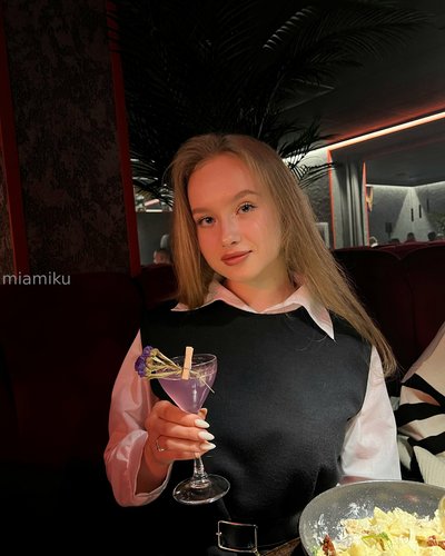 Слив Mia Miku