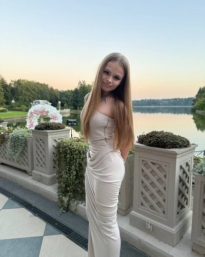 Слив Миланы Стар