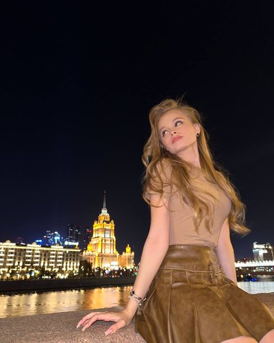 Слив Миланы Стар