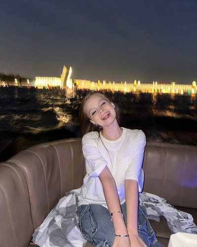 Слив Миланы Стар
