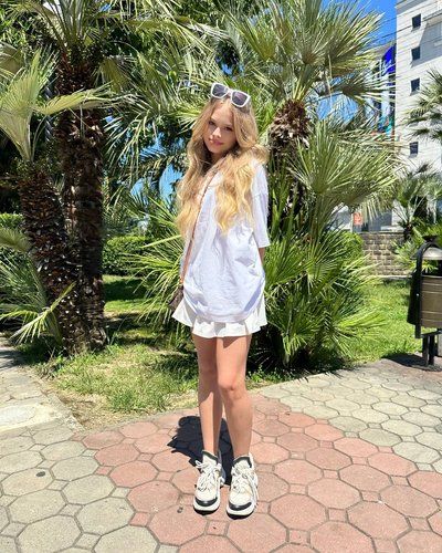 Слив Миланы Стар