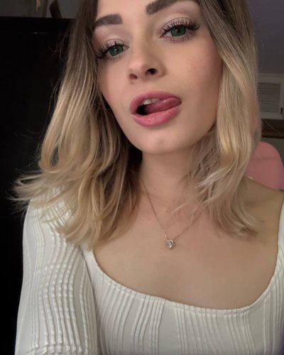 Belleniko Nude Leaks