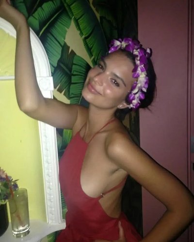 Слив Emily Ratajkowski