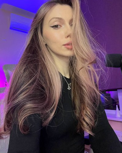 Fruktozka Nude Leaks