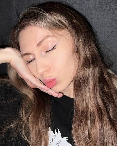 Fruktozka Nude Leaks