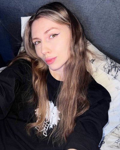 Fruktozka Nude Leaks