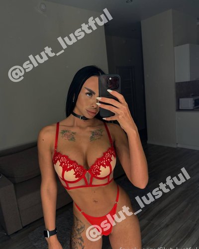 Lustful Slut Nude Leaks