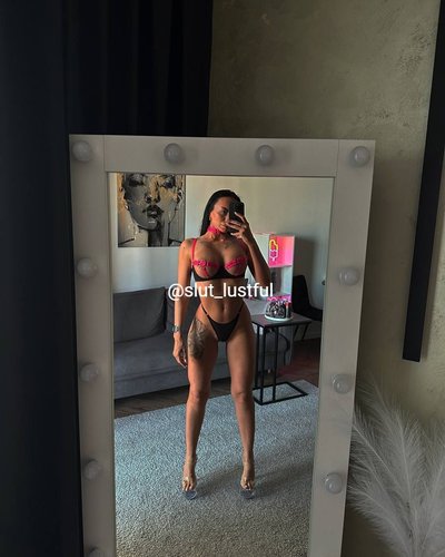 Lustful Slut Nude Leaks