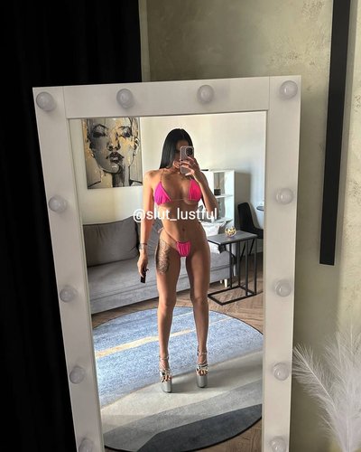 Lustful Slut Nude Leaks