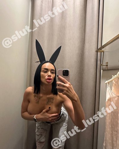 Lustful Slut Nude Leaks