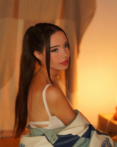 Слив Lydia Violet