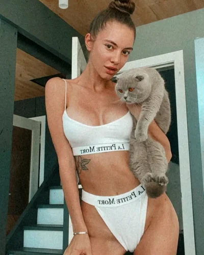 SolaZola Nude Leaks