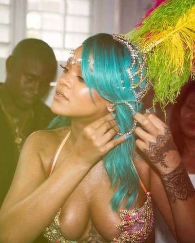 Слив Рианны (Rihanna)