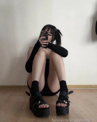 Слив Cyber Kitty (Sunny Ray)