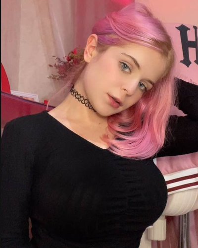 Emi Rouz Nude Leaks