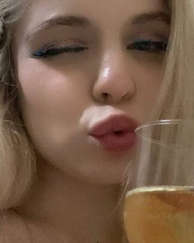 Emi Rouz Nude Leaks